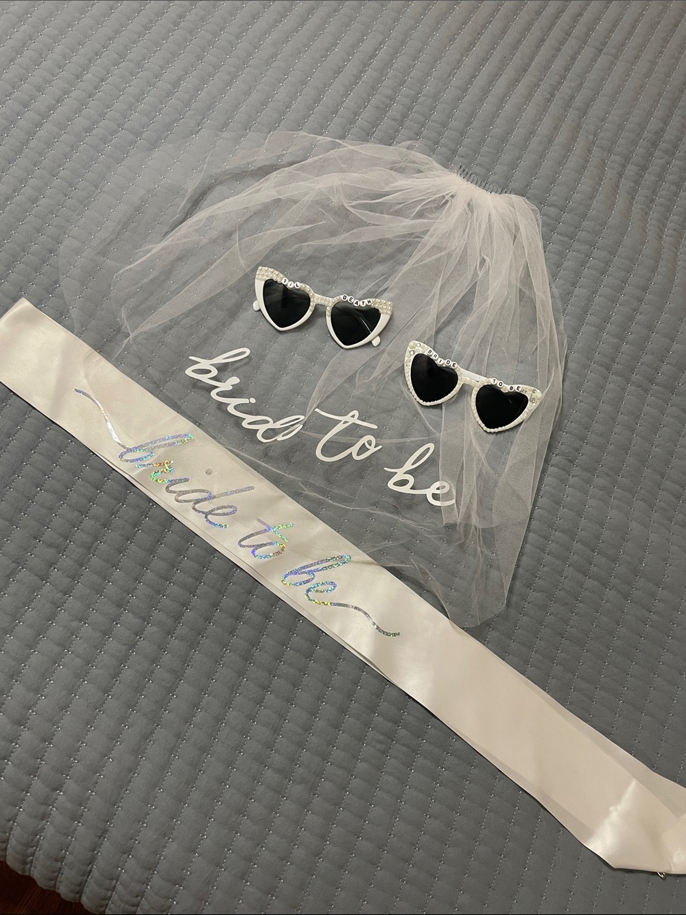 Bride to Be Veil/Sunglasses/Sash Set - White